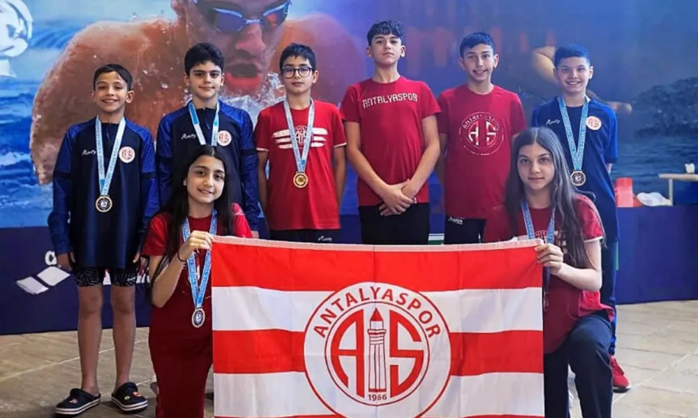 Antalyasporlu Minik Yüzücü Gelişim Ligi Finalinde 4 Derece Elde Etti