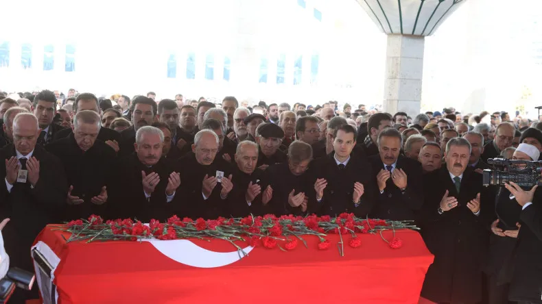 Deniz Baykal son yolculuğuna uğurlandı