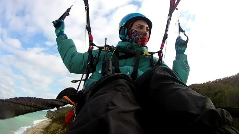 Yamaç paraşütü denize düştü