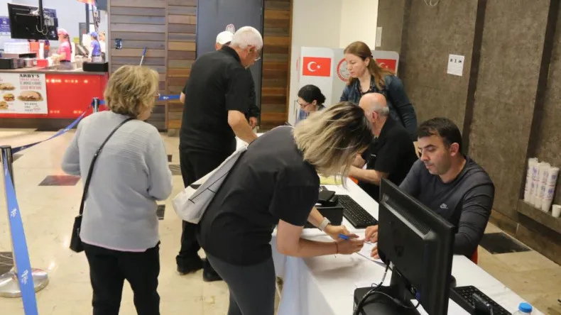 Tatilciler ikinci turda sandığa akın etti