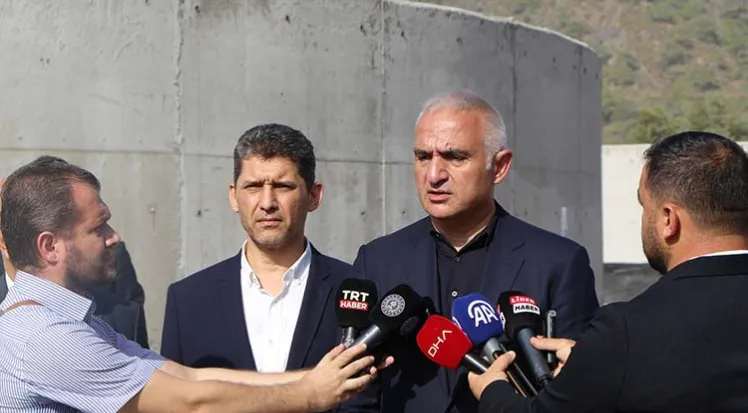 Bakan Ersoy, Antalya